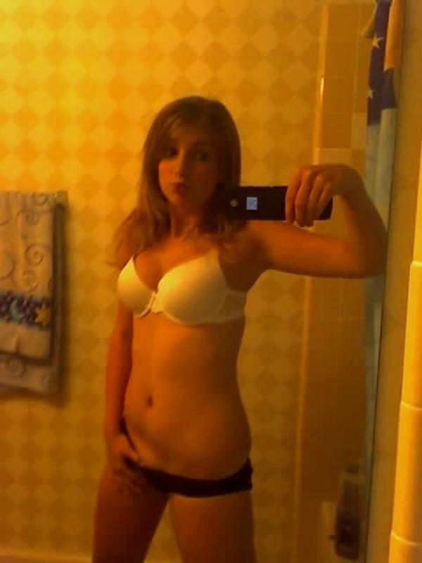 15P Cutie amateur girls showing tits and sweet pussies