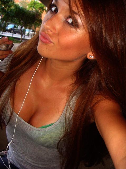 15P Gorgeous amateur girls showing their amazing bodies