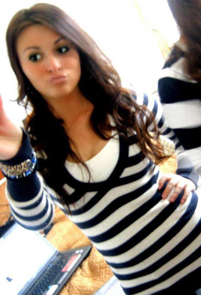 15P Gallery of horny girls