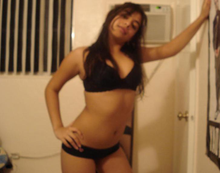 15P Photos of gorgeous girls camwhoring