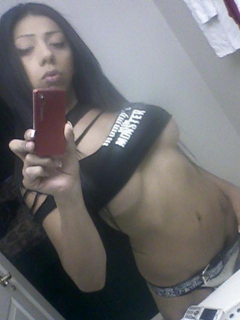 13P Gorgeous amateur girls posing on camera naked