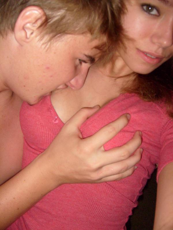 16P Various photos of naughty girl on girl action
