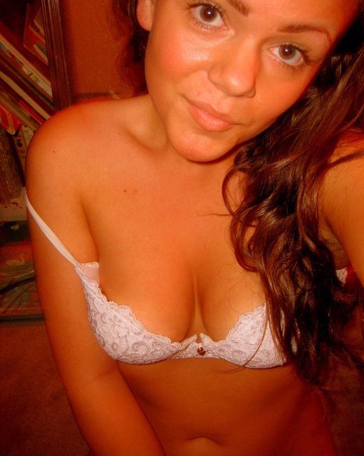 16P Various photos of naughty girl on girl action