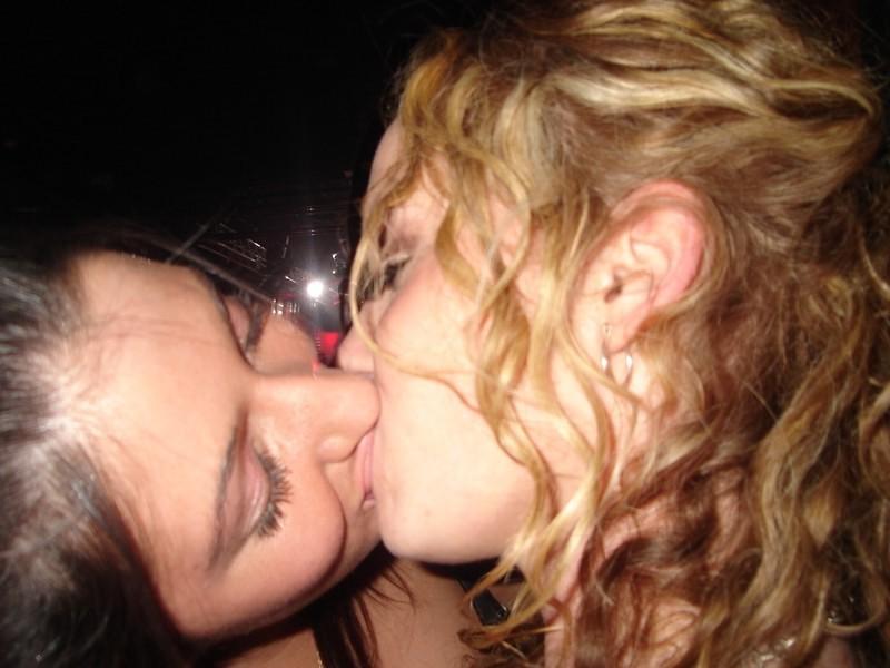 16P Photos of a girl naked in my room
