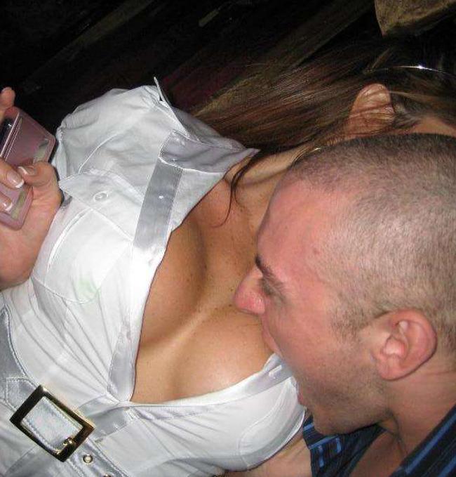 15P Drunk amateur chicks in bar