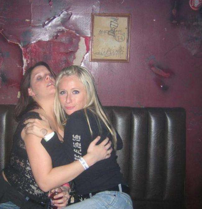 15P Drunk amateur chicks in bar