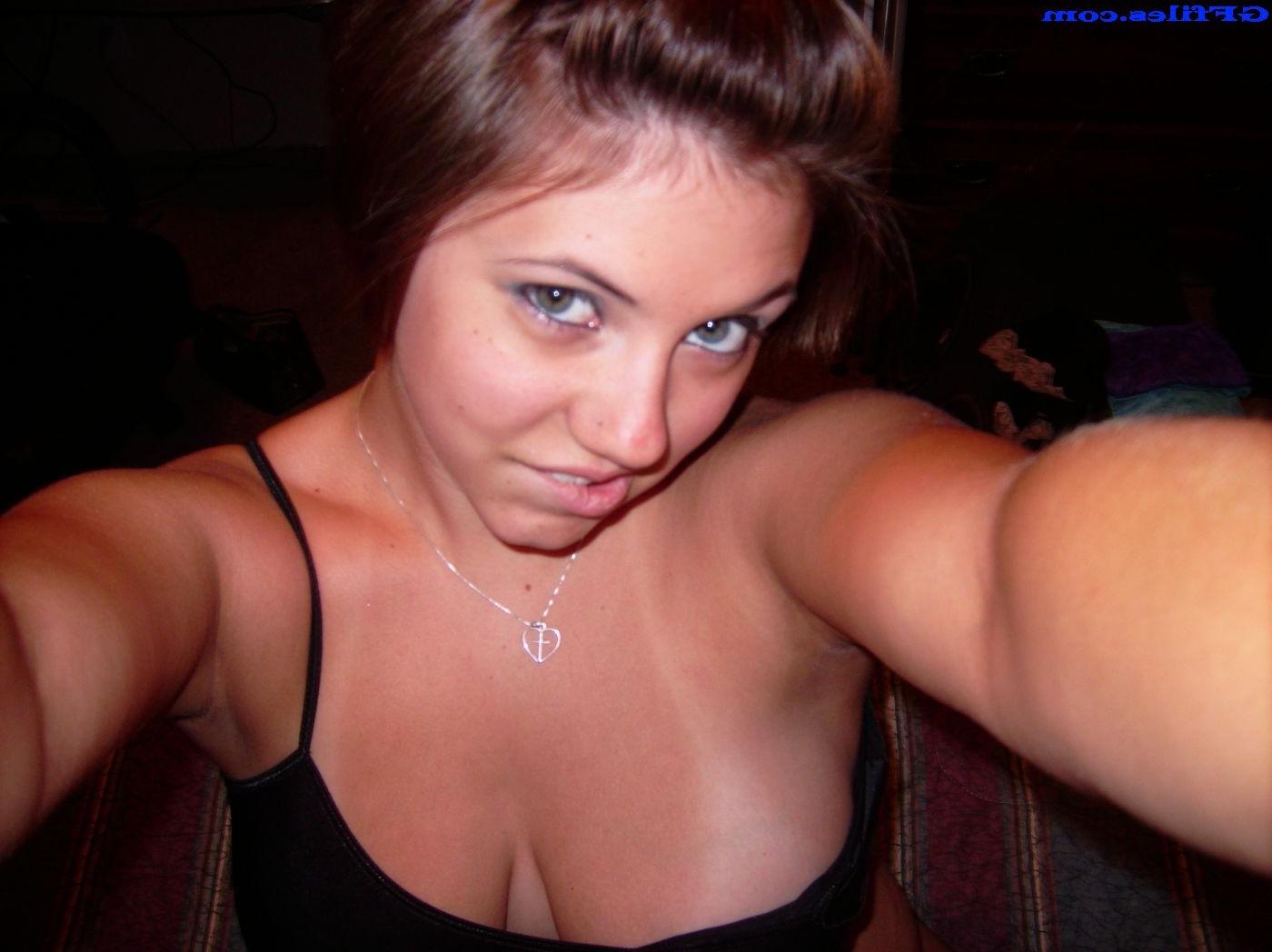 16P Amateur homemade girls selfshots