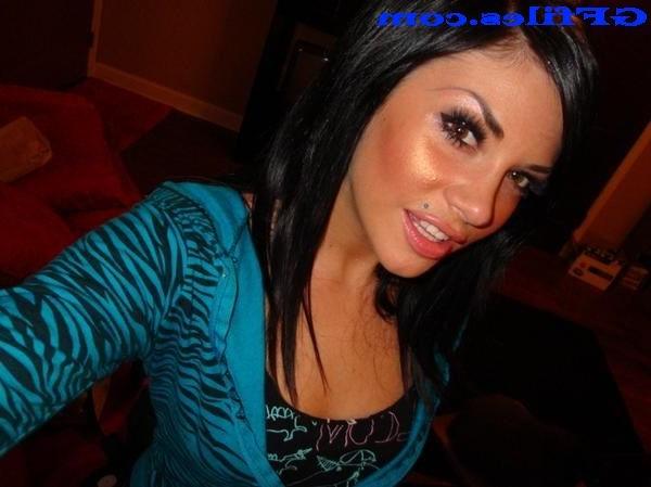 16P Amateur homemade girls selfshots
