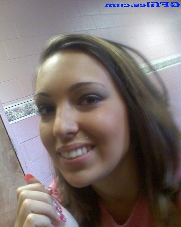 16P Amateur homemade girls having fun