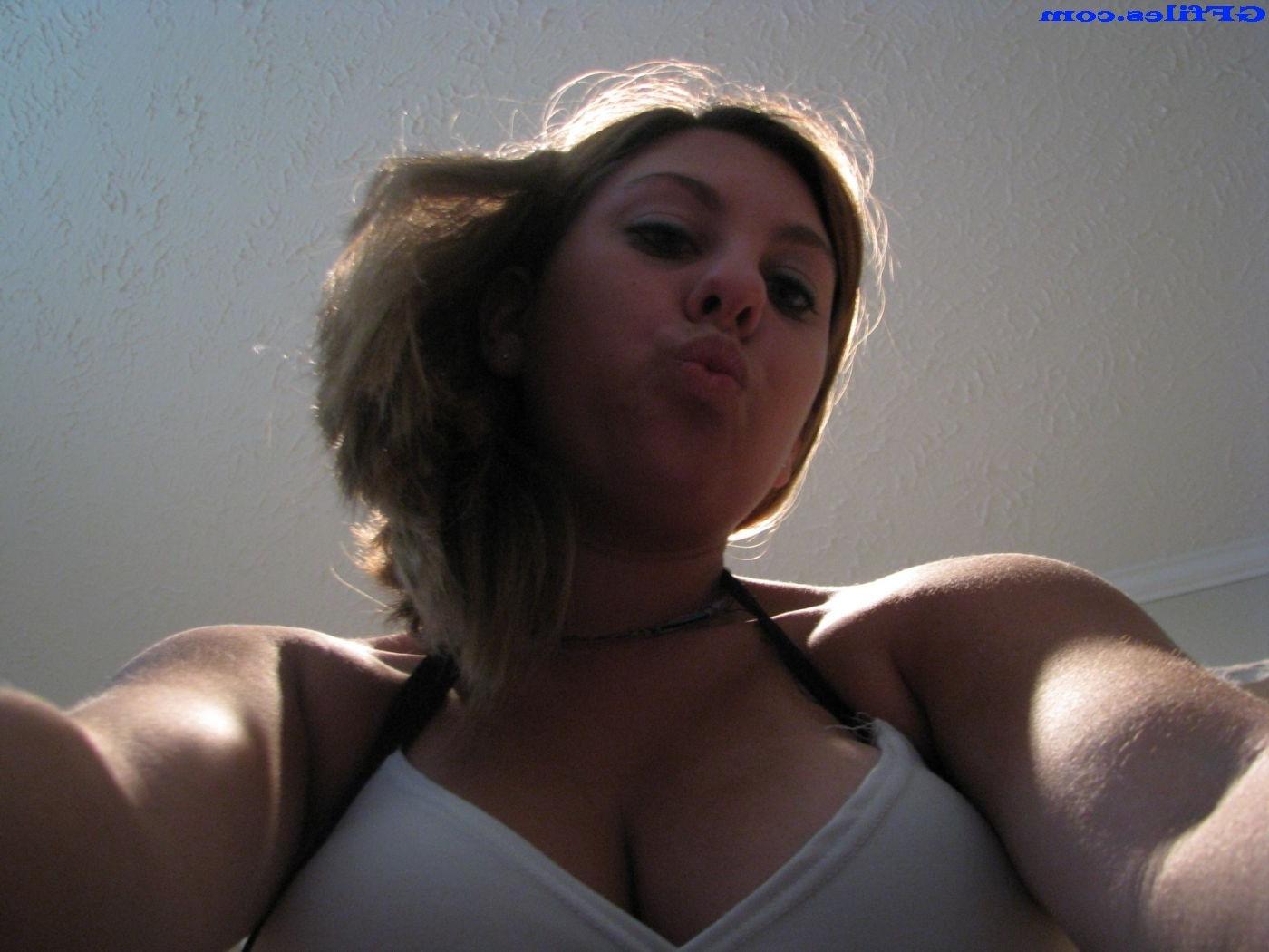 16P Amateur homemade girls selfshots