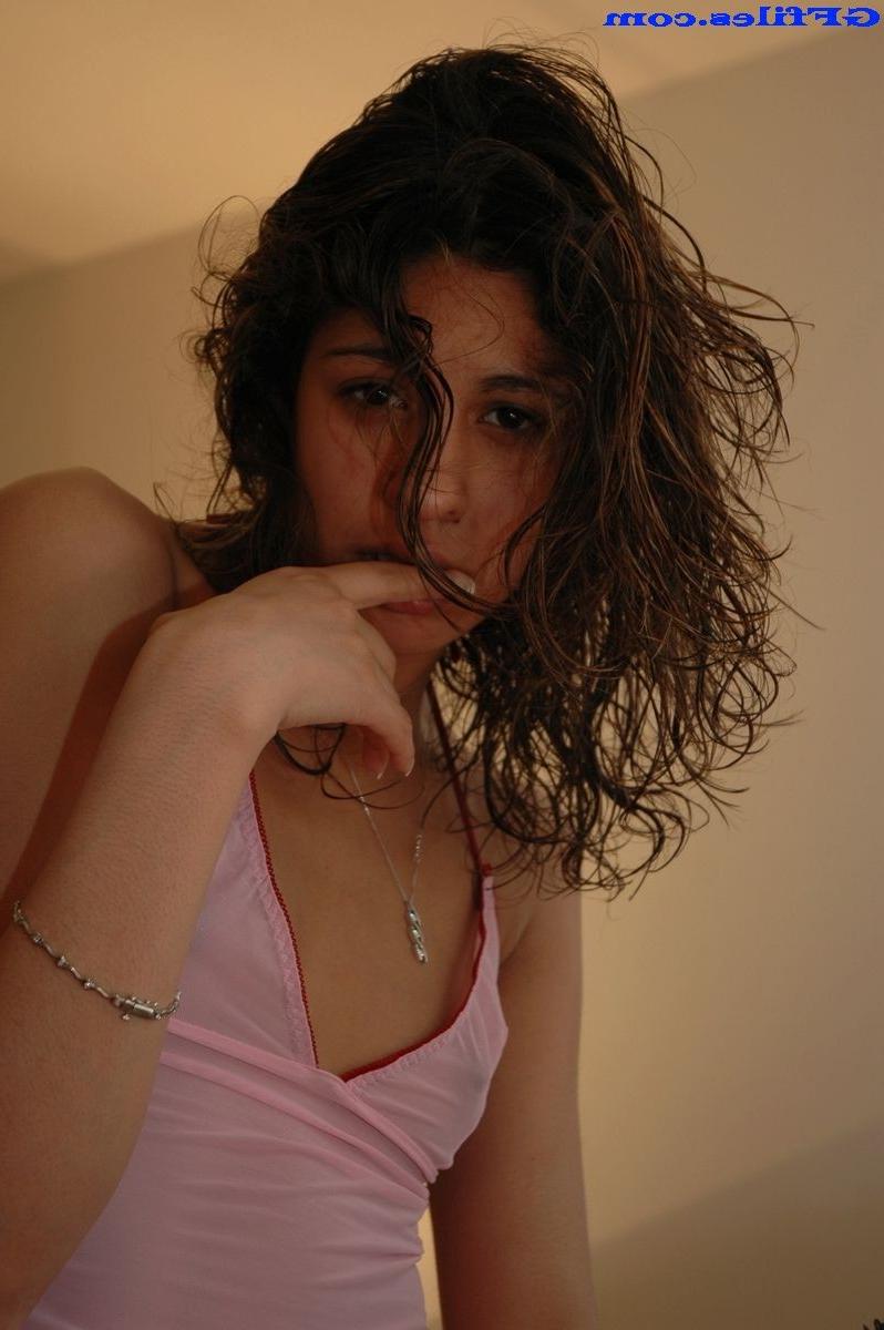 16P Amateur homemade girls selfshots