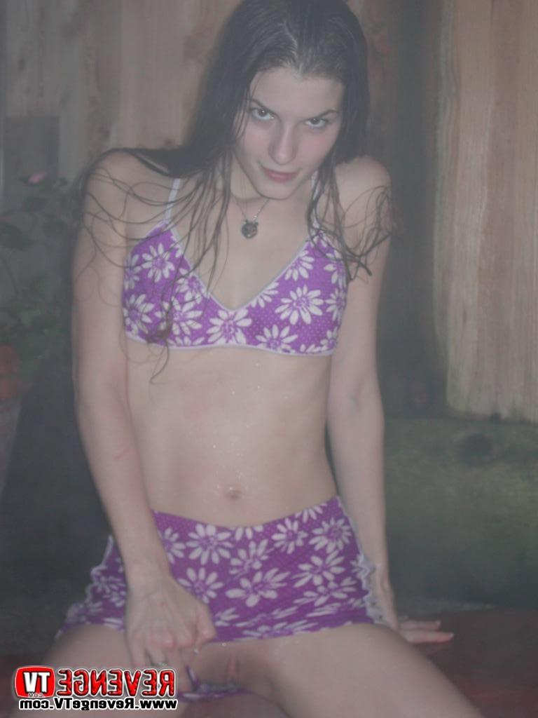 14P Red hot Ex Girlfriend Pam in the Hottub again