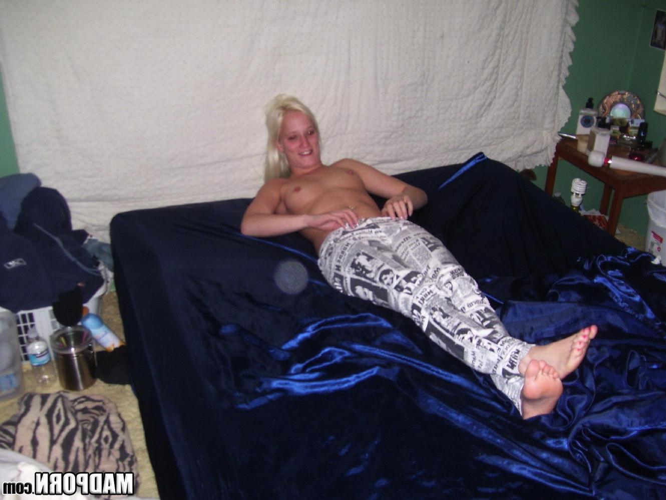 15P Real amateur couples pawn their sextapes