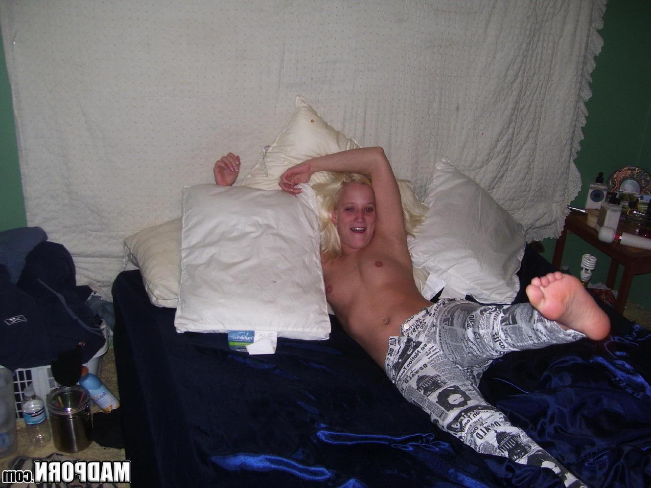 15P Real amateur couples pawn their sextapes