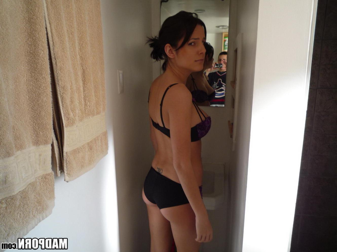 15P Real amateur couples pawn their sextapes