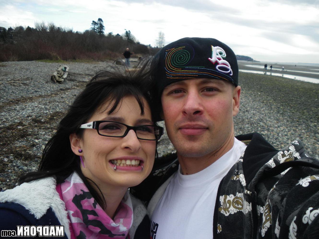 15P Real amateur couples pawn their sextapes