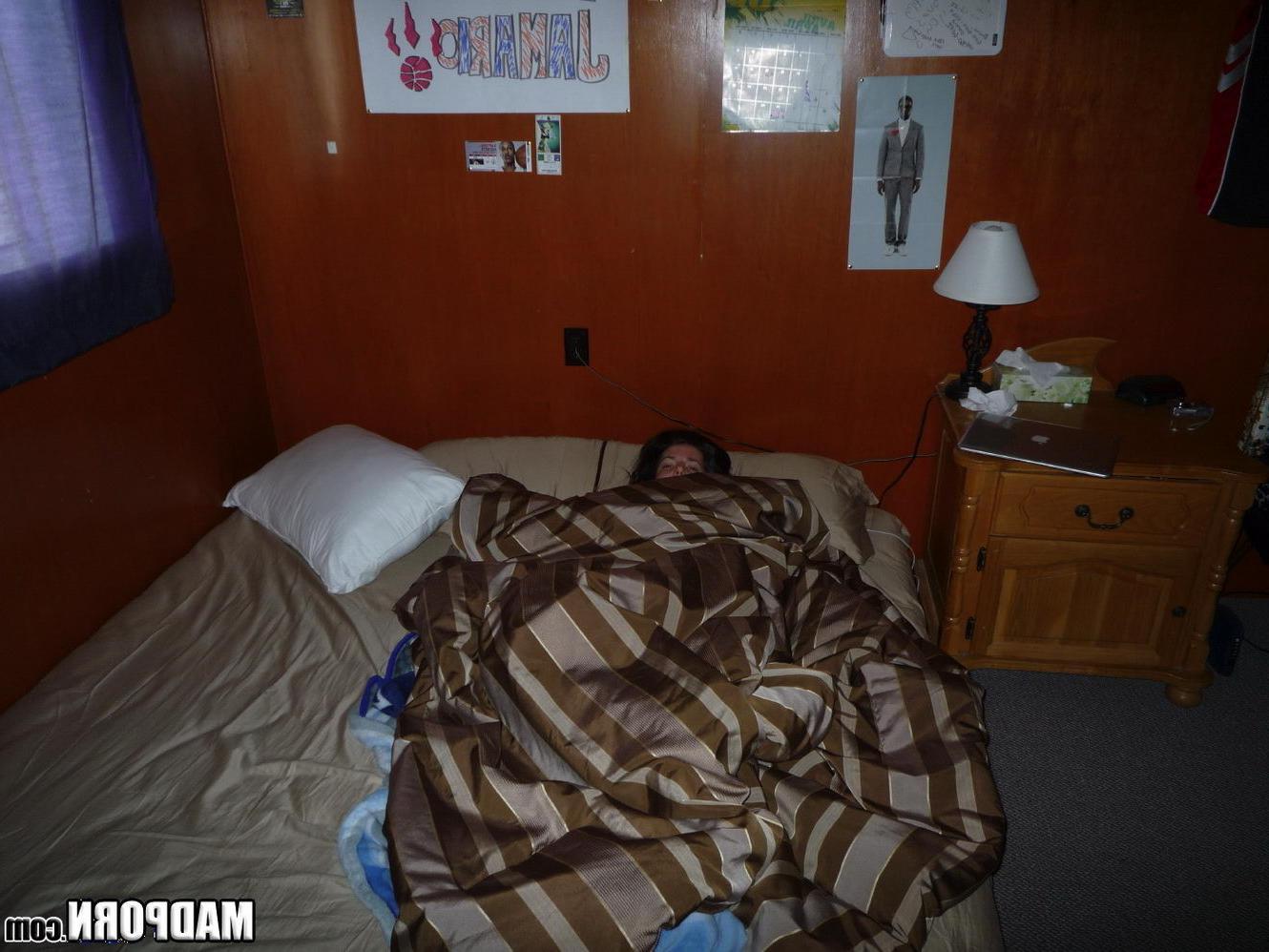 15P Real amateur couples pawn their sextapes