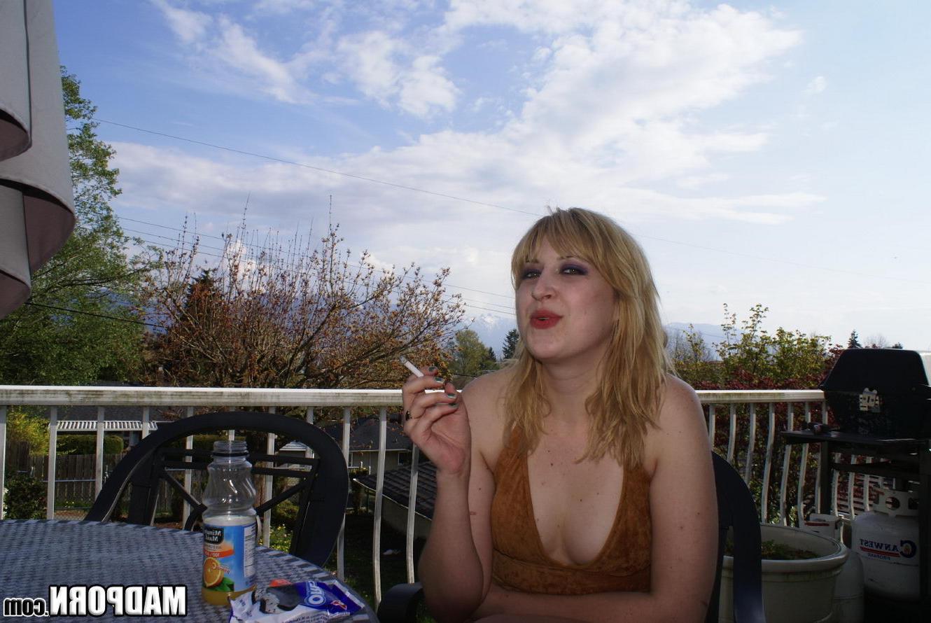 15P Real amateur couples pawn their sextapes