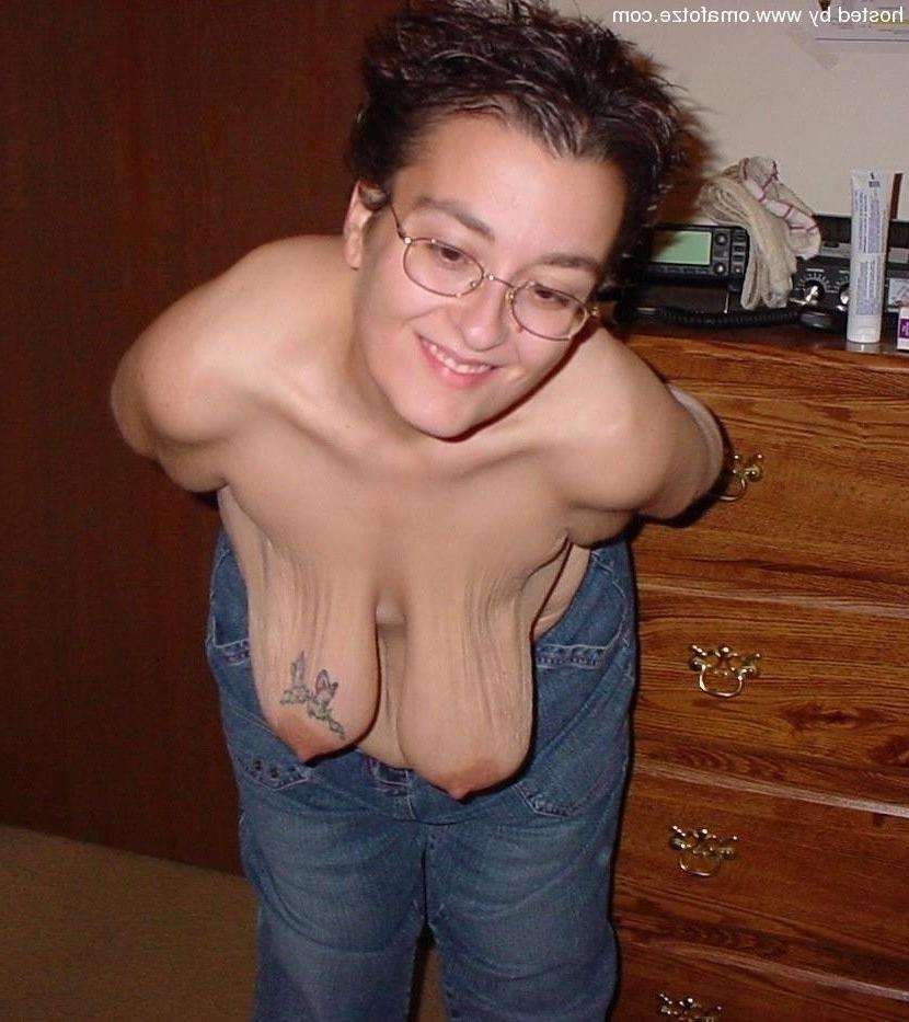 16P watch pretty mature boobs
