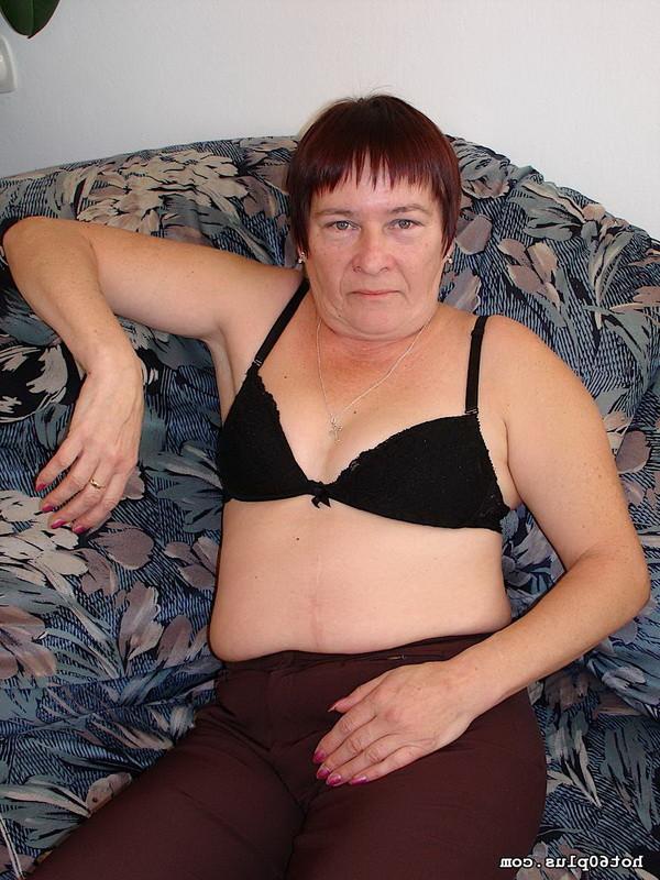 16P Older hairy granny sucking fucking and swallowing cum