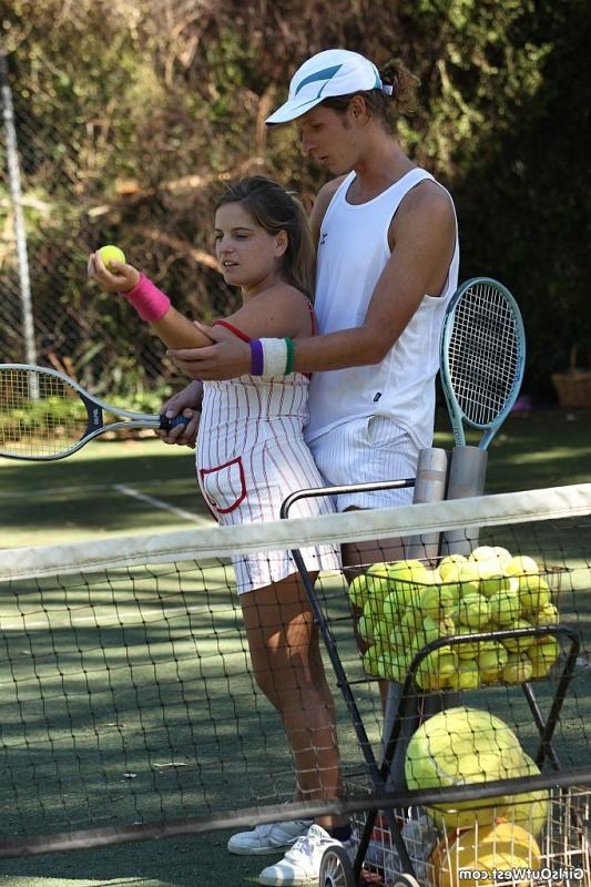 16P Hot tennis players get all wet on filthy tennis court