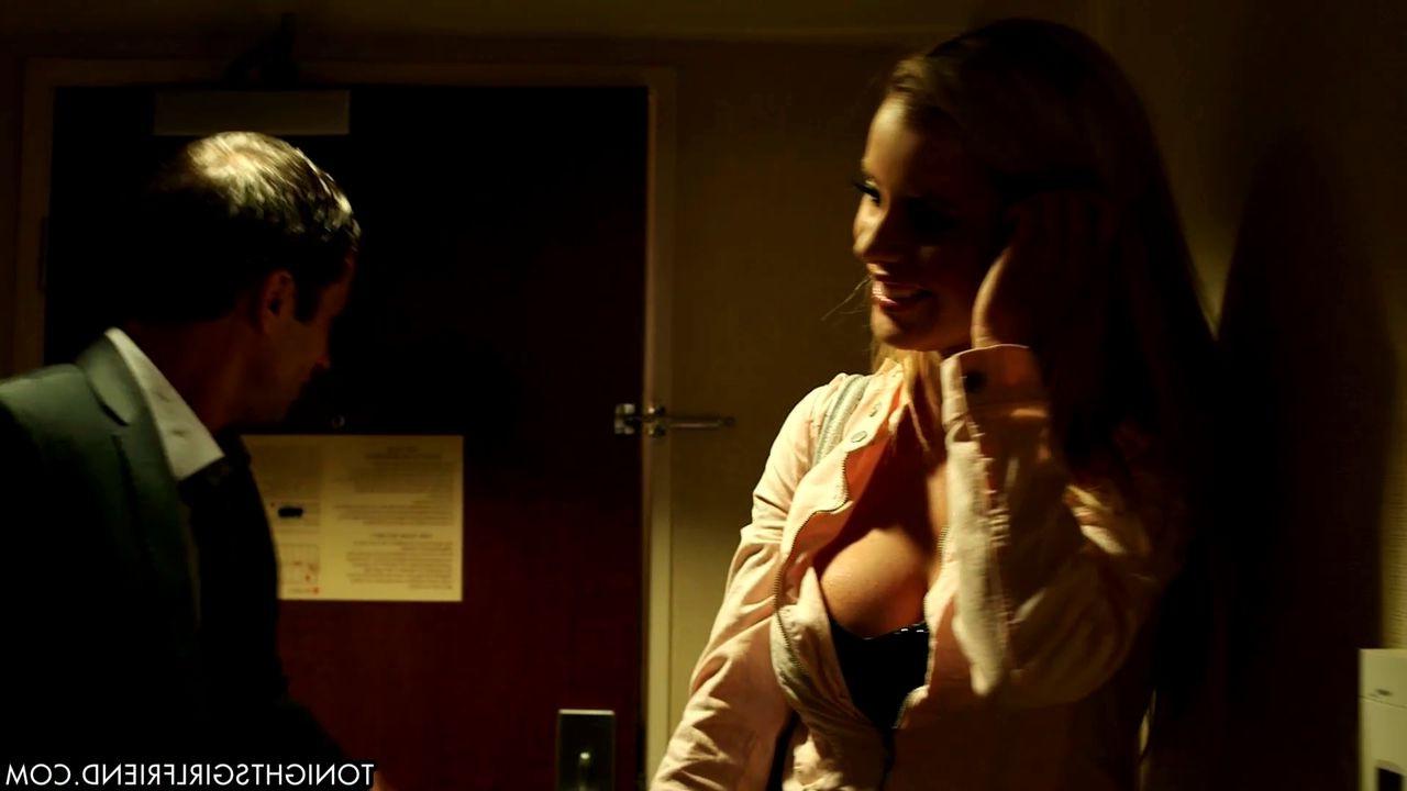 16P Escort Jessie Rogers banged hard in a hotel room