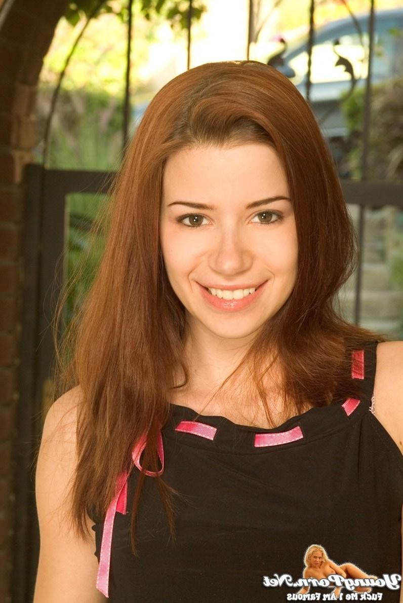 15P Pretty princess wants to rock her pussy