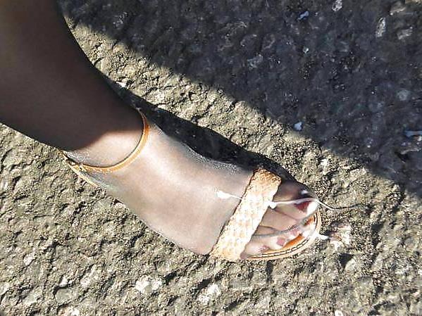 11P Cum on shoes