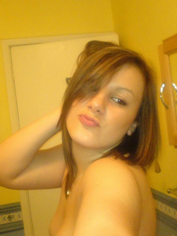 15P Amateur housewife shows tits and cunt
