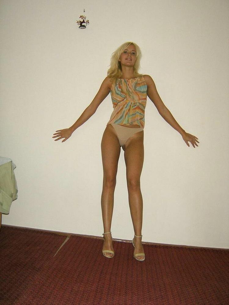 15P Amateur housewife shows tits and cunt
