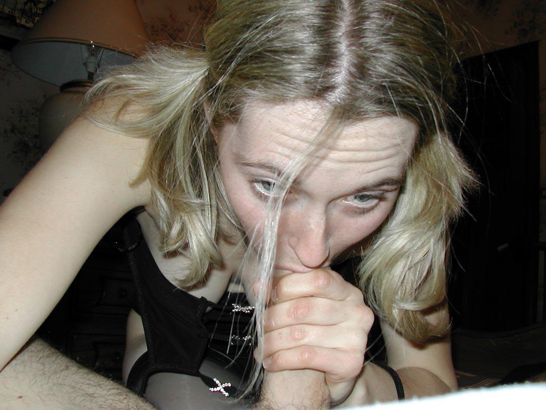 20P Blonde amateur girlfriend sucks cock