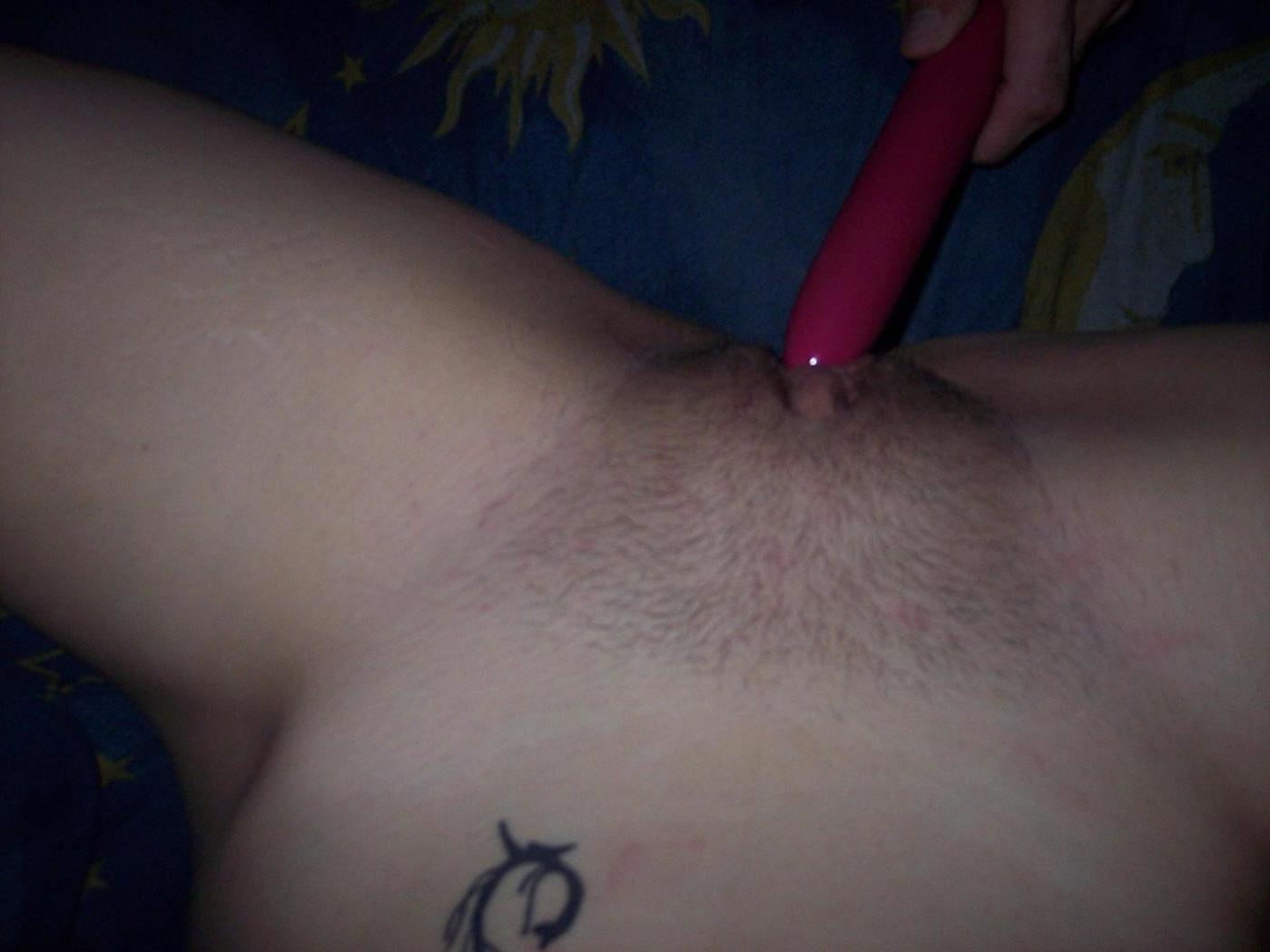 20P Amateur girlfriend sucks cock at home
