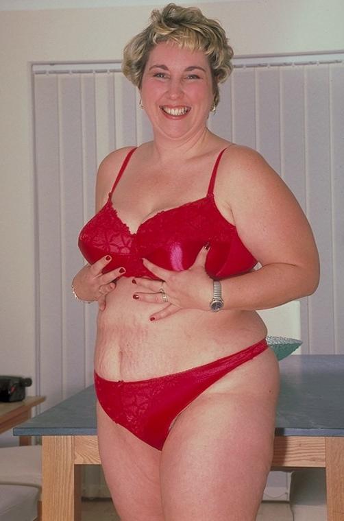 20P Chubby mature loves to tease while playing with her twat