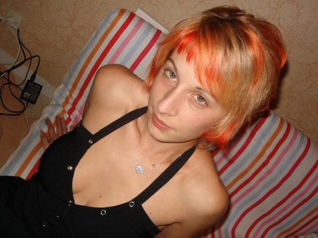 20P Redhead amateur girlfriend sucking cock at home