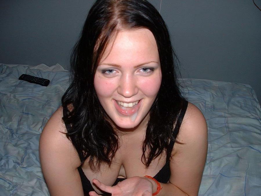 20P Amateur girlfriend sucking cock at home and fucked