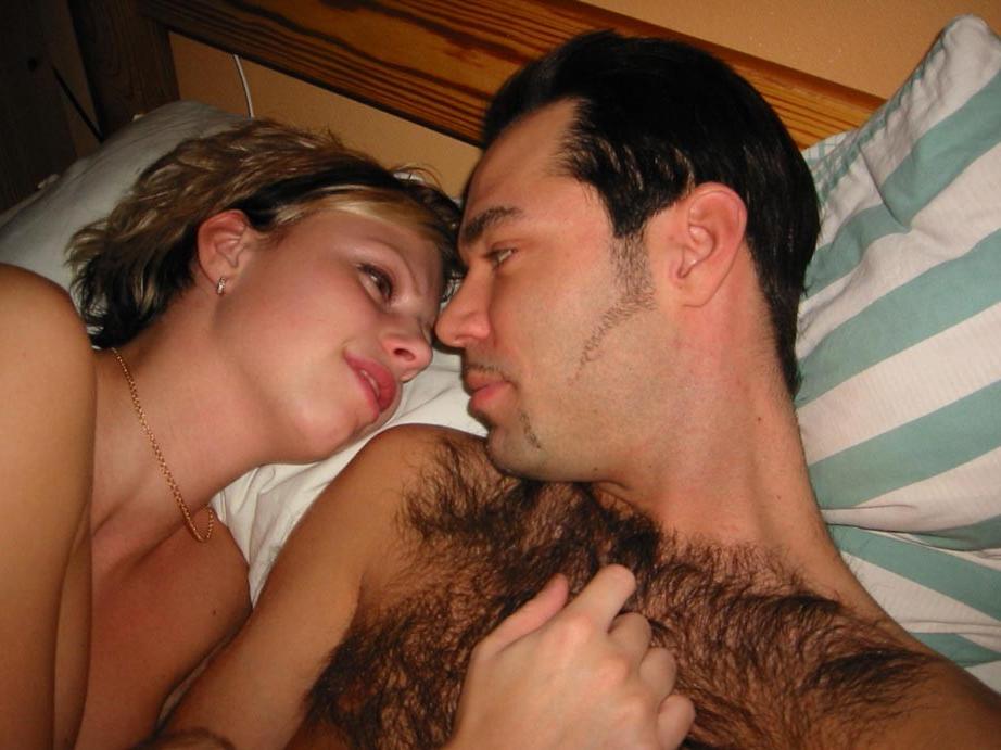 20P Amateur girlfriend posing and sucking a huge cock