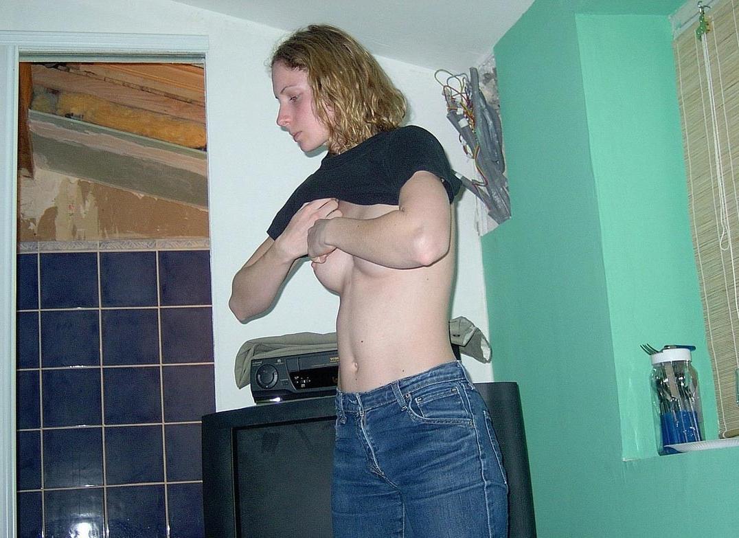 20P Blonde amateur girlfriend posing and sucking cock