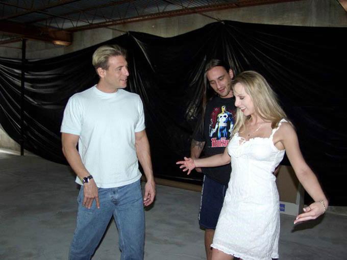 16P Blonde Milf In Hard 3Some