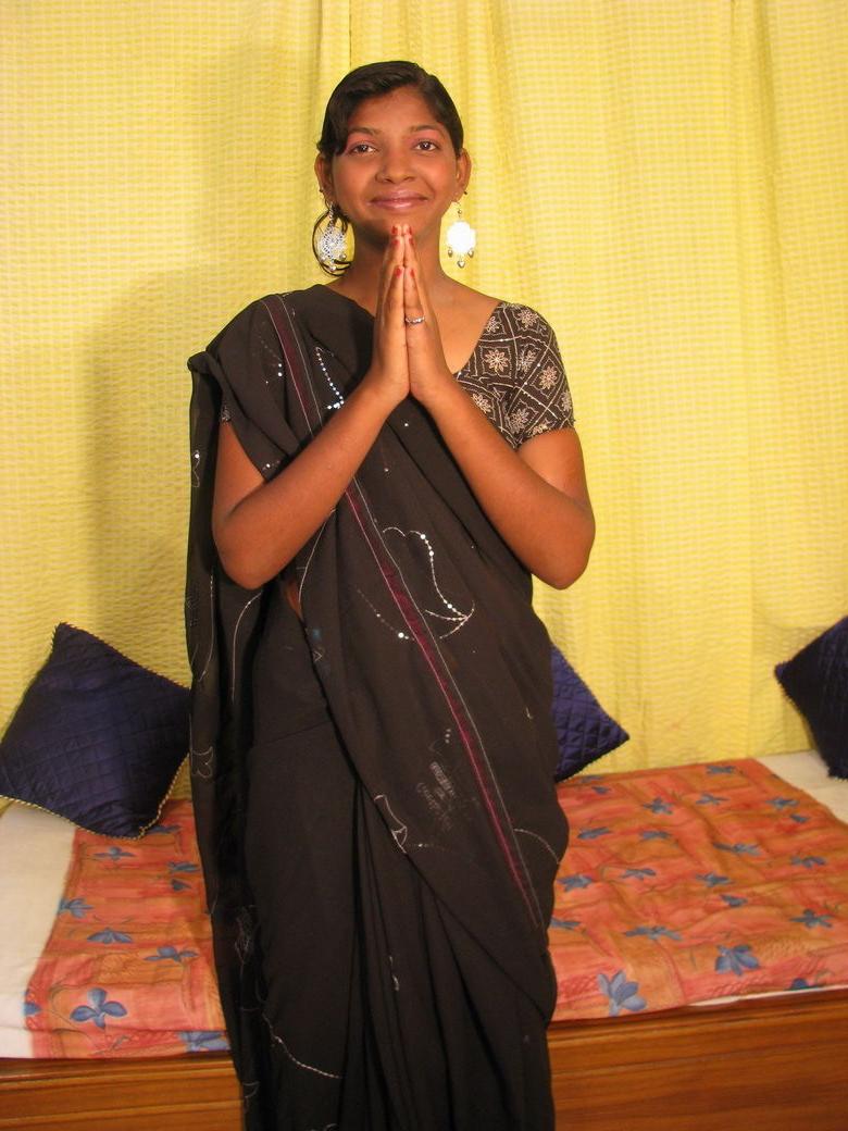 15P Indian babe showing pussy