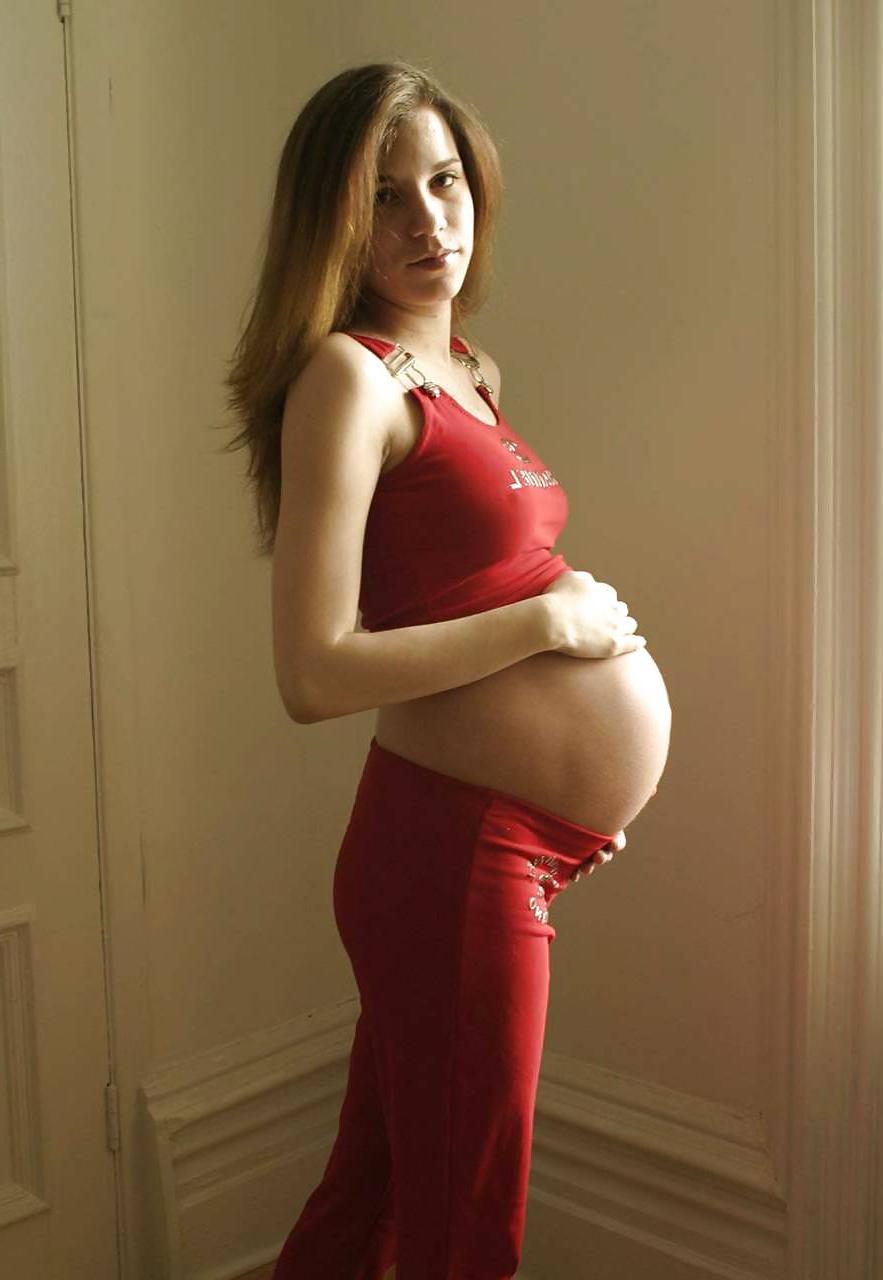 15P Skinny Redhead Pregnant