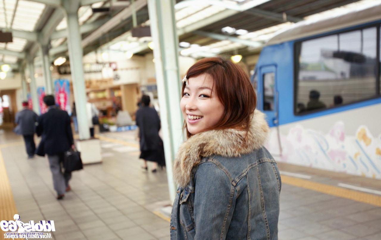 14P Lovely Japanese Akane Sakura 