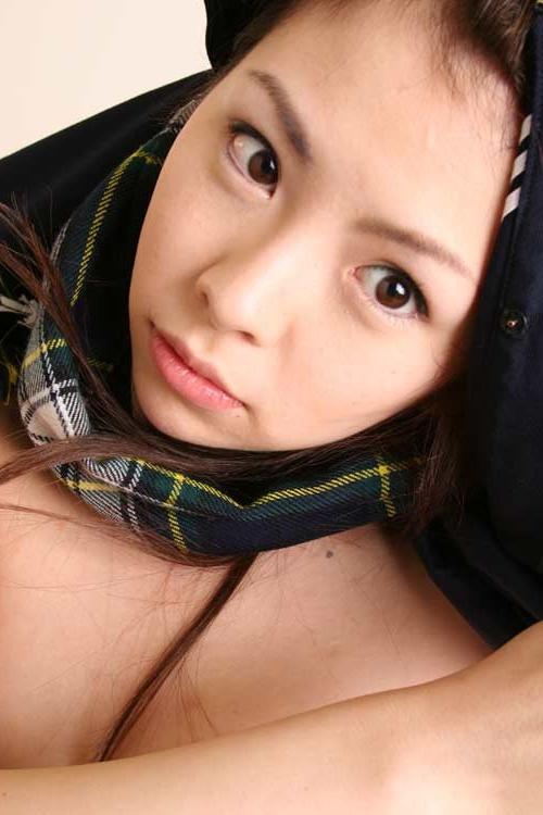 16P Japanese Schoolgirl in Uniform