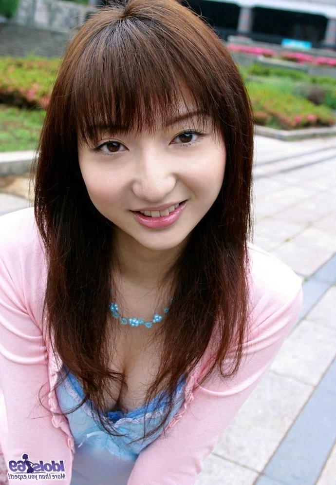 15P Hot japanese idol wannabe flashes her panties then her pussy