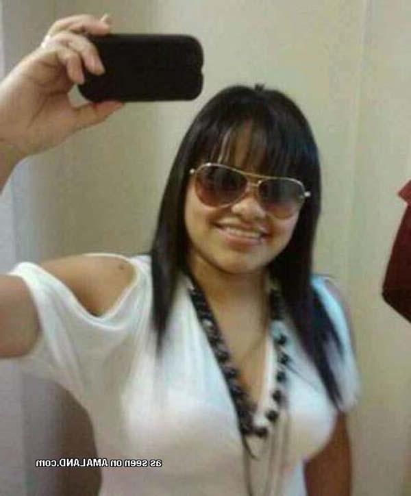 15P Collection of a Mexican babe's various selfpics