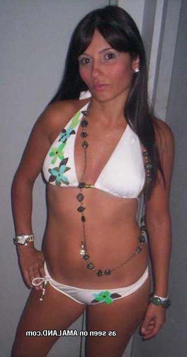 16P Pictures of sexy amateur Mexican chicks in their bikini