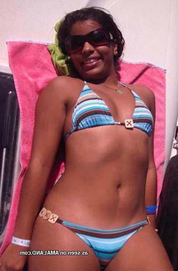 16P Pictures of sexy amateur Mexican chicks in their bikini