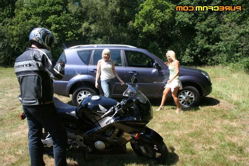 15P CFNM Biker Handjob