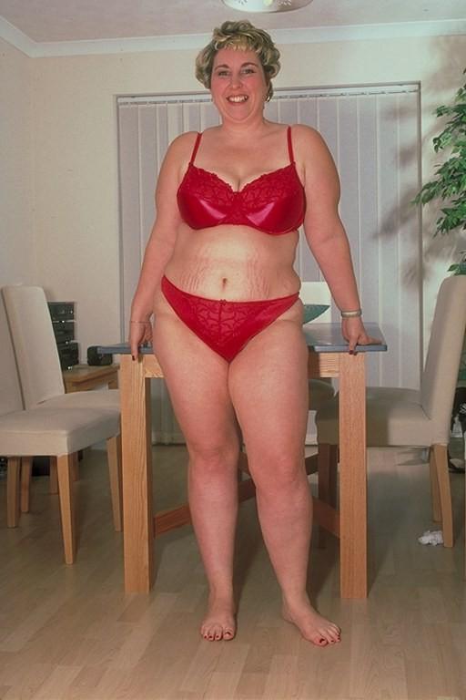 20P Horny chubby mature loves to tease while spreding her twat