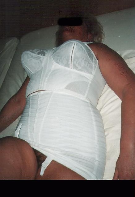 12P Mieder - Girdle 005