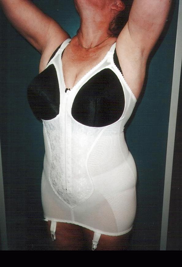 12P Mieder - Girdle 005